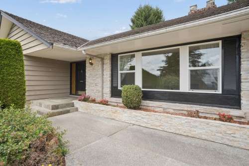 1211 Chartwell Drive, West Vancouver, BC 