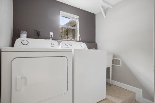 1211 Chartwell Drive, West Vancouver, BC 