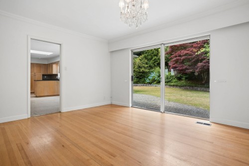 1211 Chartwell Drive, West Vancouver, BC 