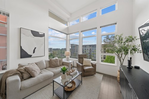 502-3263 Pierview Crescent, Vancouver, BC - Indoor Photo Showing Living Room