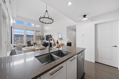 502-3263 Pierview Crescent, Vancouver, BC - Indoor Photo Showing Kitchen With Double Sink