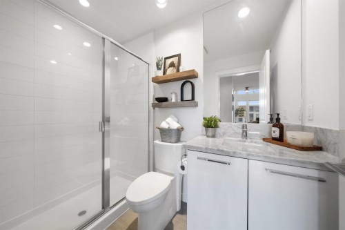 502-3263 Pierview Crescent, Vancouver, BC - Indoor Photo Showing Bathroom