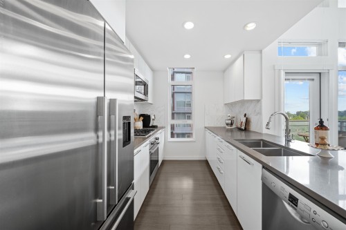 502-3263 Pierview Crescent, Vancouver, BC - Indoor Photo Showing Kitchen With Double Sink With Upgraded Kitchen