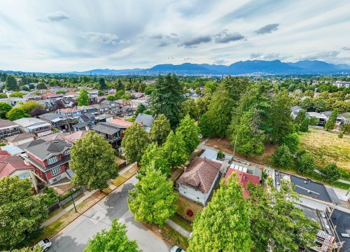 1807 38Th Avenue E, Vancouver, BC 