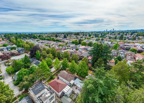 1807 38Th Avenue E, Vancouver, BC 