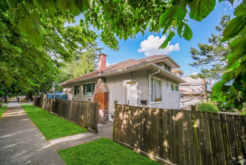 1807 38Th Avenue E, Vancouver, BC 