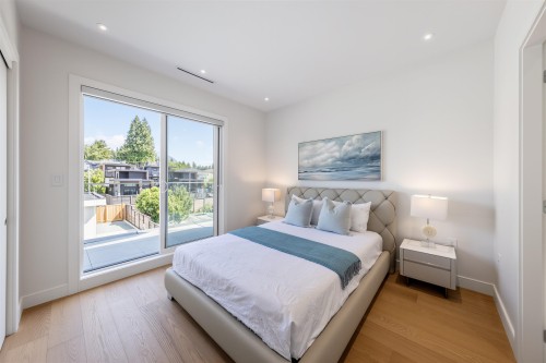 840 14Th Street E, North Vancouver, BC 