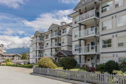 207-1203 Pemberton Avenue  Squamish, BC V8B 0J7
