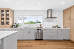 1110 Barberry Place  Port Moody, BC V3H 3Y6