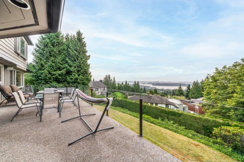 2478 Westhill Court, West Vancouver, BC - Outdoor