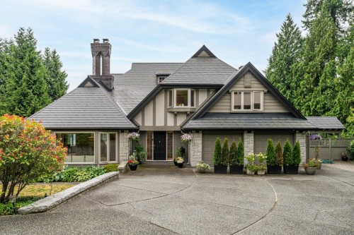 2478 Westhill Court, West Vancouver, BC - Outdoor With Facade