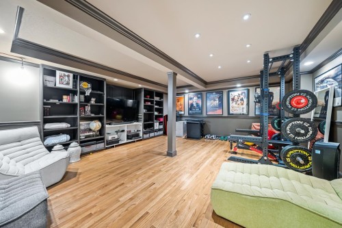 2478 Westhill Court, West Vancouver, BC - Indoor Photo Showing Other Room