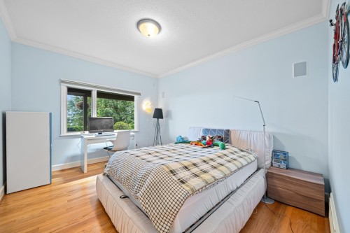 2478 Westhill Court, West Vancouver, BC - Indoor Photo Showing Bedroom