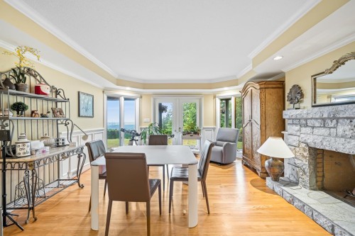 2478 Westhill Court, West Vancouver, BC - Indoor Photo Showing Dining Room