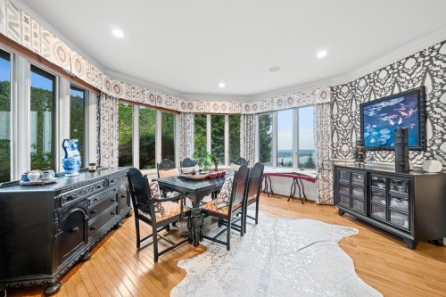 2478 Westhill Court, West Vancouver, BC - Indoor Photo Showing Dining Room