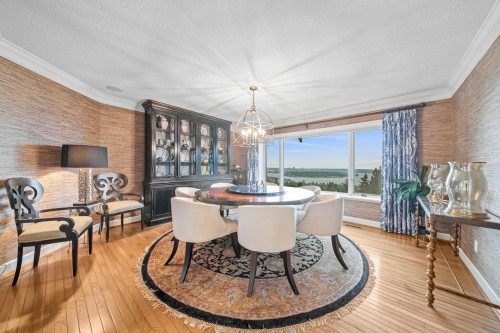 2478 Westhill Court, West Vancouver, BC - Indoor Photo Showing Dining Room