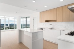 1602-7769 Park Crescent Burnaby, BC V3N 0J7