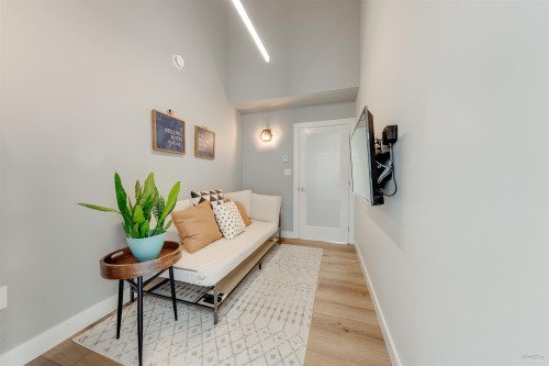 8008 13Th Avenue, Burnaby, BC 