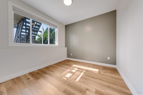 8008 13Th Avenue, Burnaby, BC 