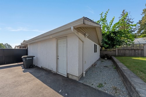 8008 13Th Avenue, Burnaby, BC 