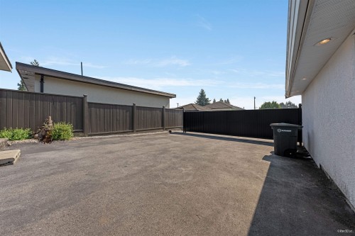 8008 13Th Avenue, Burnaby, BC 