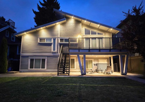 8008 13Th Avenue, Burnaby, BC 