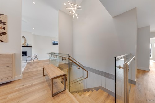 8008 13Th Avenue, Burnaby, BC 