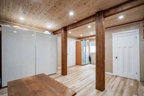 A24-415 Esplanade, North Vancouver, BC - Indoor Photo Showing Other Room