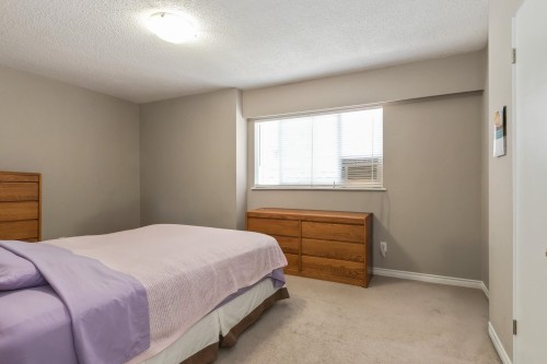 32-21555 Dewdney Trunk Road, Maple Ridge, BC - Indoor Photo Showing Bedroom