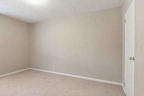 32-21555 Dewdney Trunk Road, Maple Ridge, BC - Indoor Photo Showing Other Room