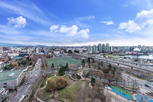2209-58 Keefer Place, Vancouver, BC 