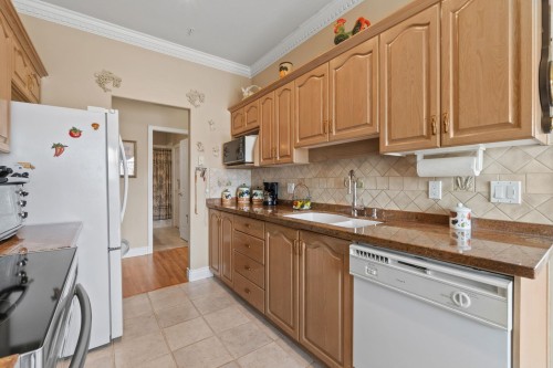 302-3176 Plateau Boulevard, Coquitlam, BC 