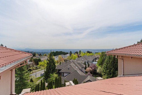 302-3176 Plateau Boulevard, Coquitlam, BC 