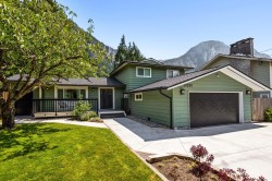 38290 Chestnut Avenue Squamish, BC V8B 0W7