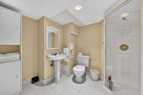 4549 12Th Avenue W, Vancouver, BC - Indoor Photo Showing Bathroom