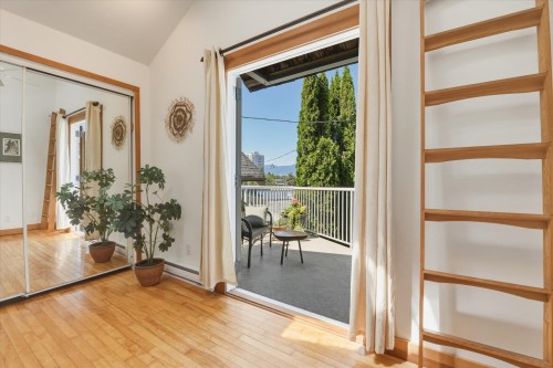 1239 22Nd Avenue E, Vancouver, BC 