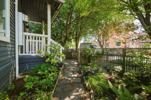 1239 22Nd Avenue E, Vancouver, BC 