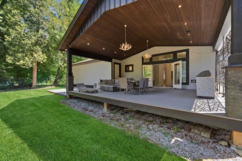 23257 Dogwood Avenue, Maple Ridge, BC - Indoor Photo Showing Living Room With Fireplace