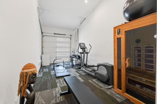 23257 Dogwood Avenue, Maple Ridge, BC - Indoor Photo Showing Gym Room