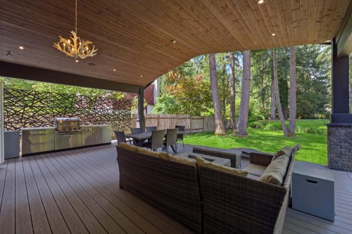 23257 Dogwood Avenue, Maple Ridge, BC - Indoor Photo Showing Living Room