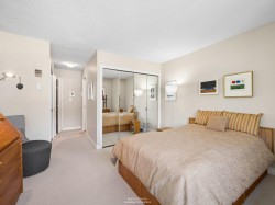 2419 1st Avenue W Vancouver, BC V6K 1G5