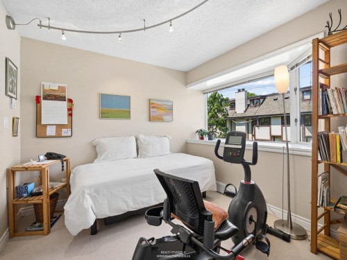 2419 1St Avenue W, Vancouver, BC - Indoor