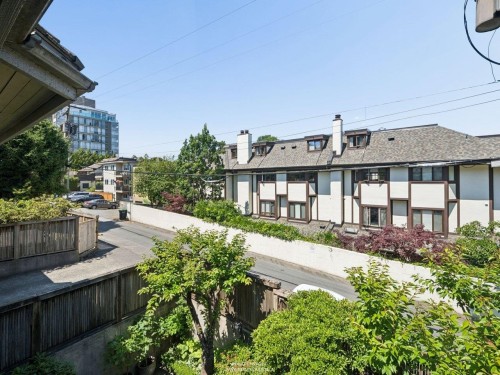 2419 1St Avenue W, Vancouver, BC - Outdoor