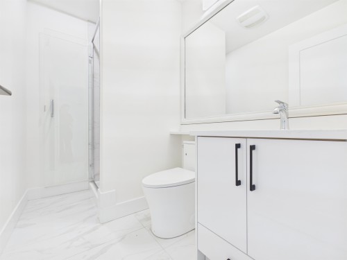 4231 Fleming Street, Vancouver, BC - Indoor Photo Showing Bathroom