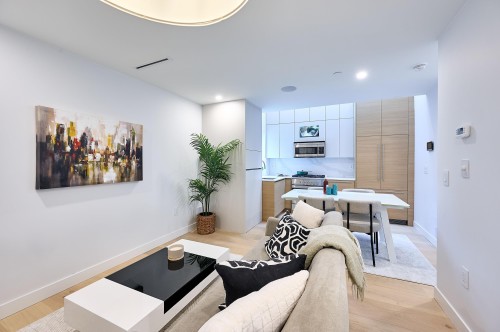 3674 1St Avenue W, Vancouver, BC 