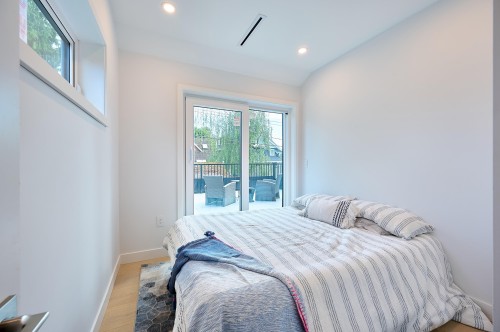 3674 1St Avenue W, Vancouver, BC 