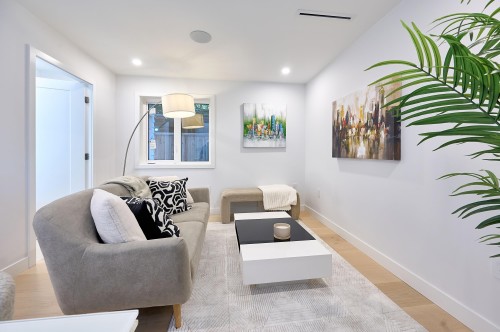 3674 1St Avenue W, Vancouver, BC 