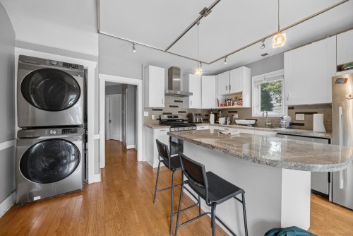3884 20Th Avenue W, Vancouver, BC 