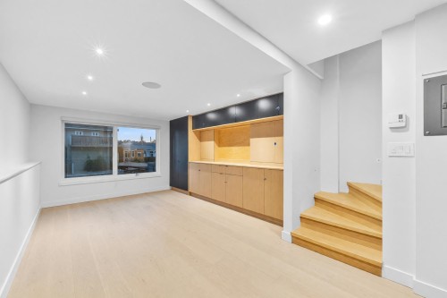 265 Keith Road E, North Vancouver, BC 