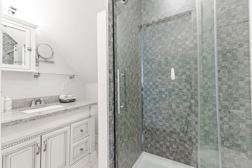 6713 Arbutus Street, Vancouver, BC 